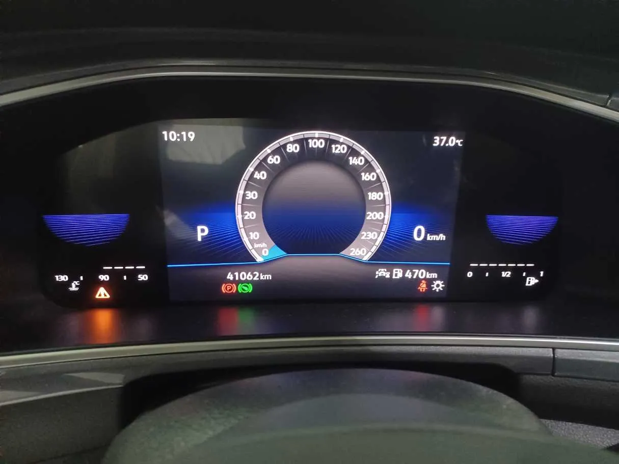 Car image 19