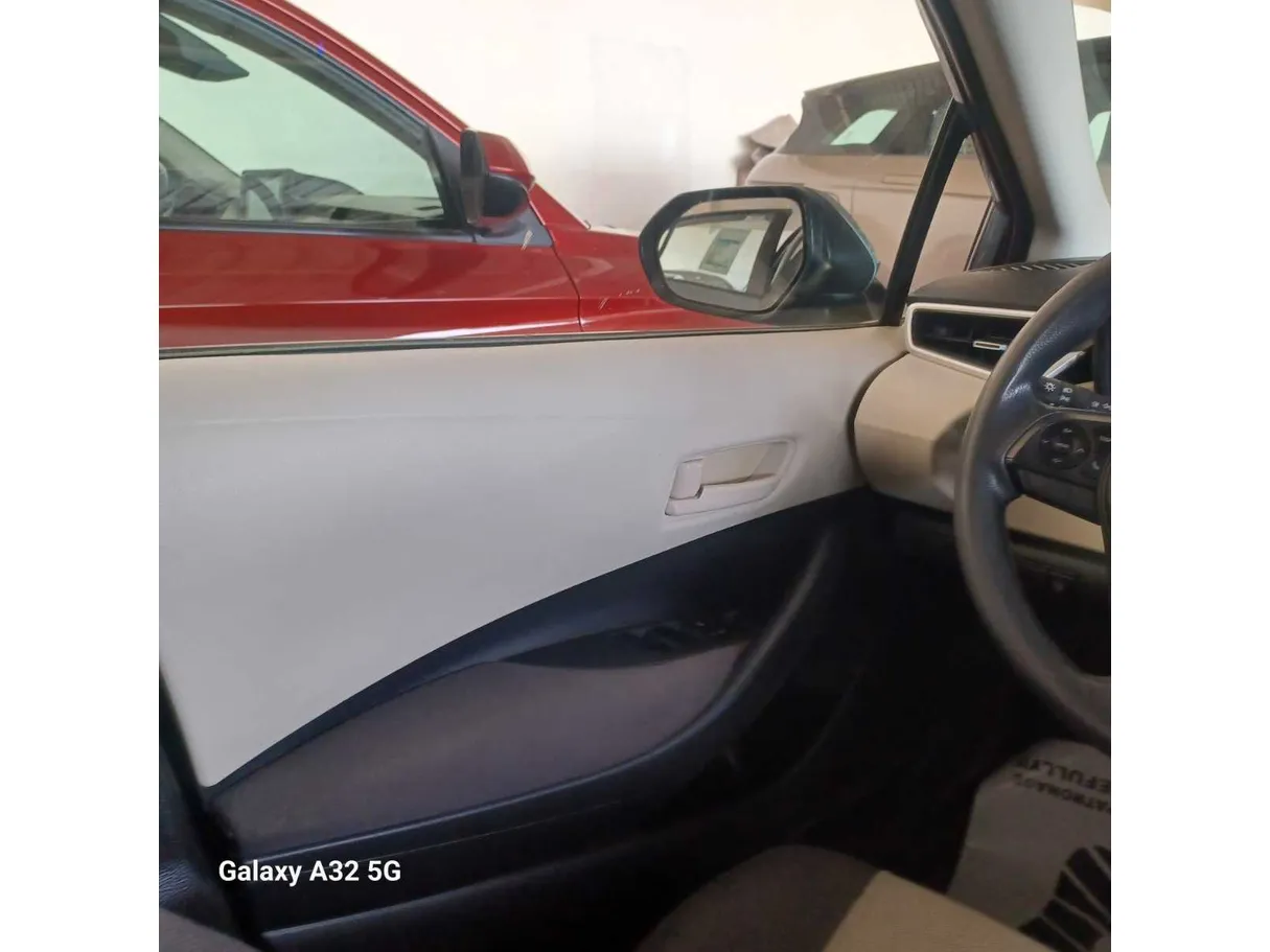 Car image 22