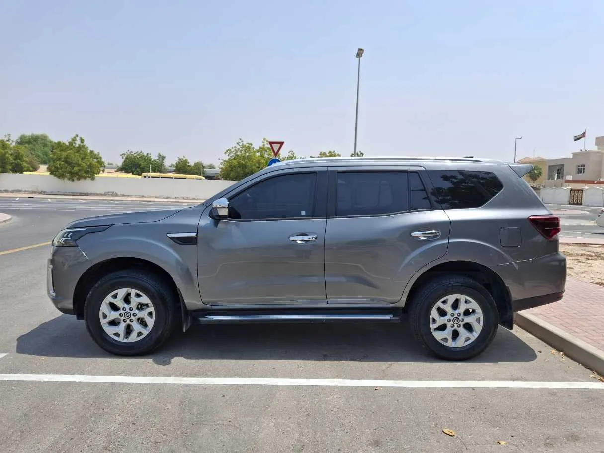 Car image 8