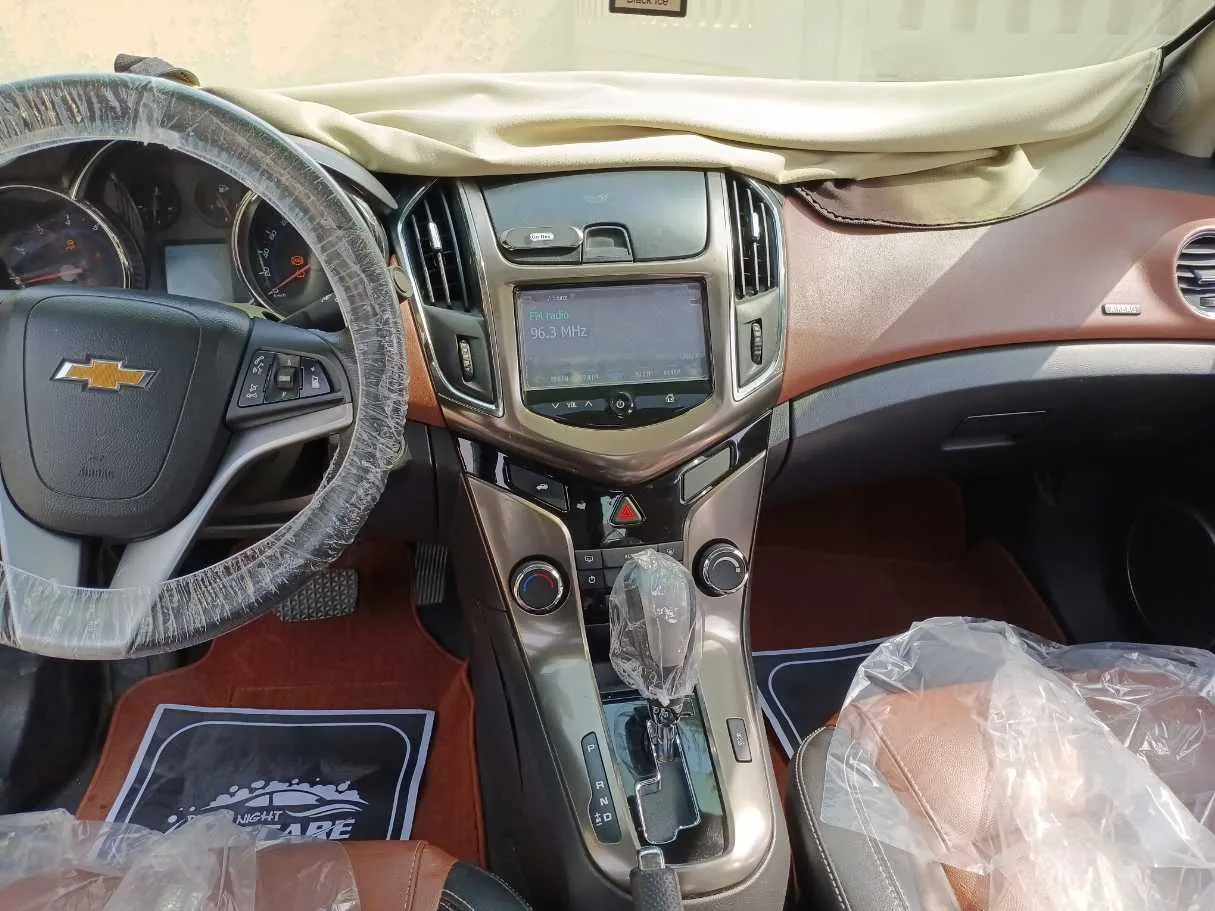 Car image 17