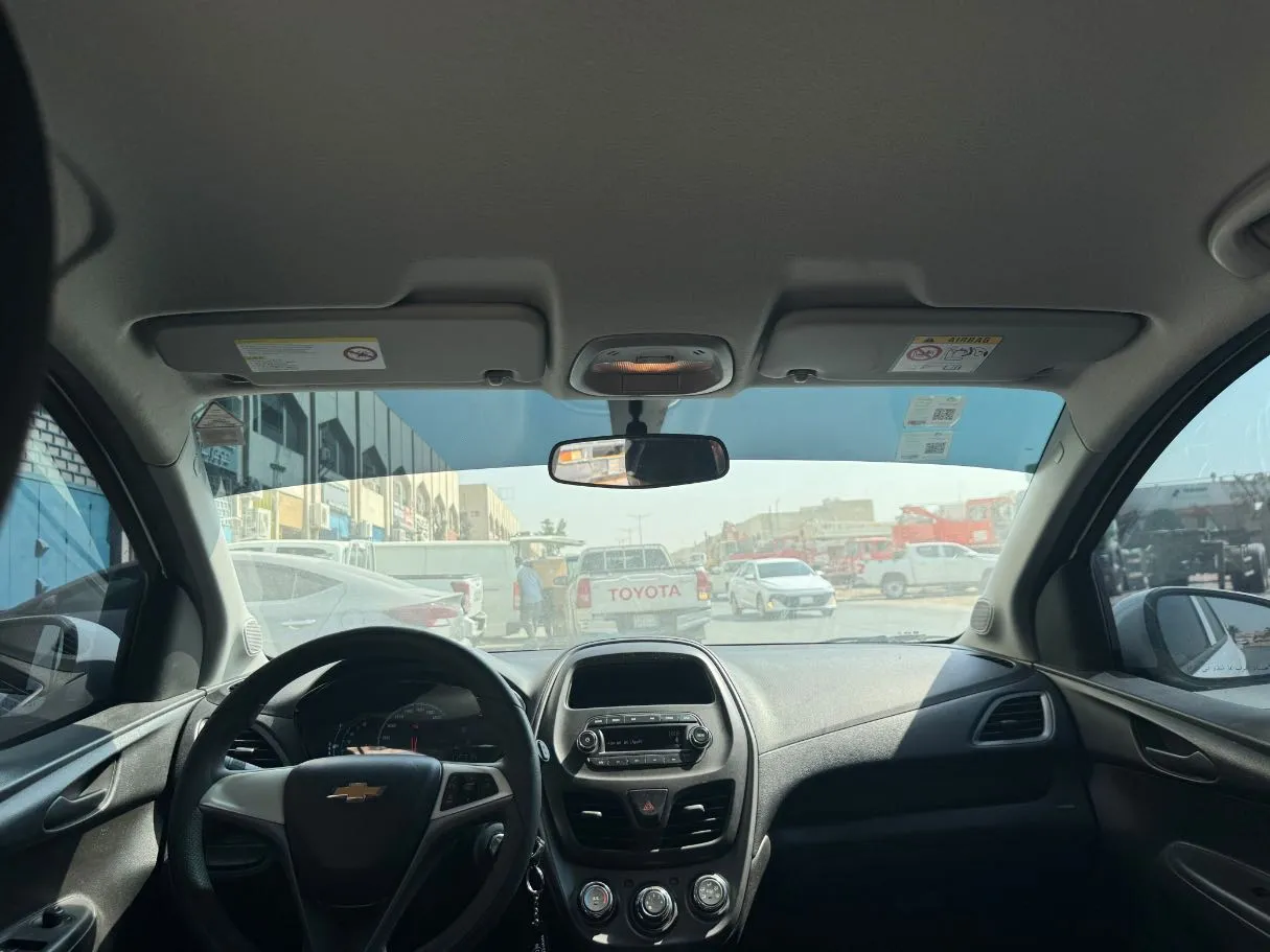 Car image 12