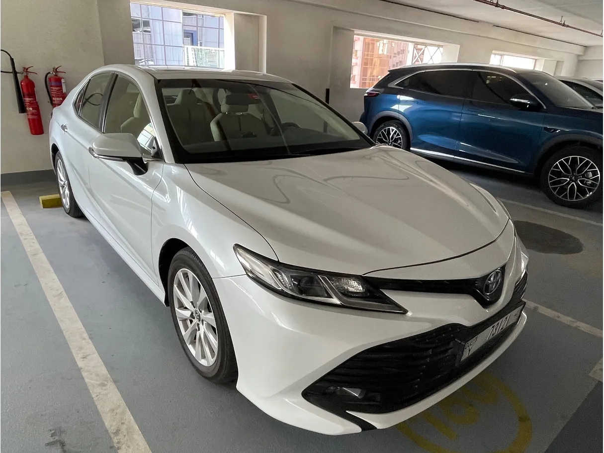 Car image 2