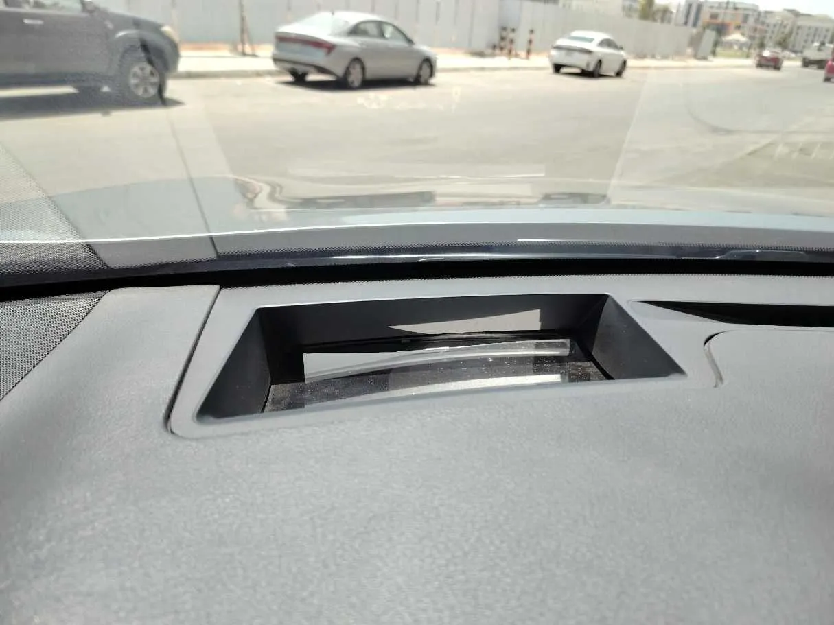 Car image 34