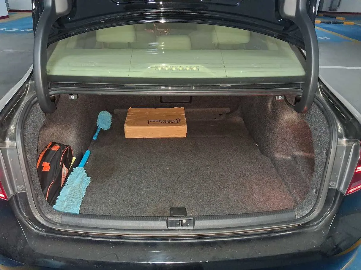 Car image 21