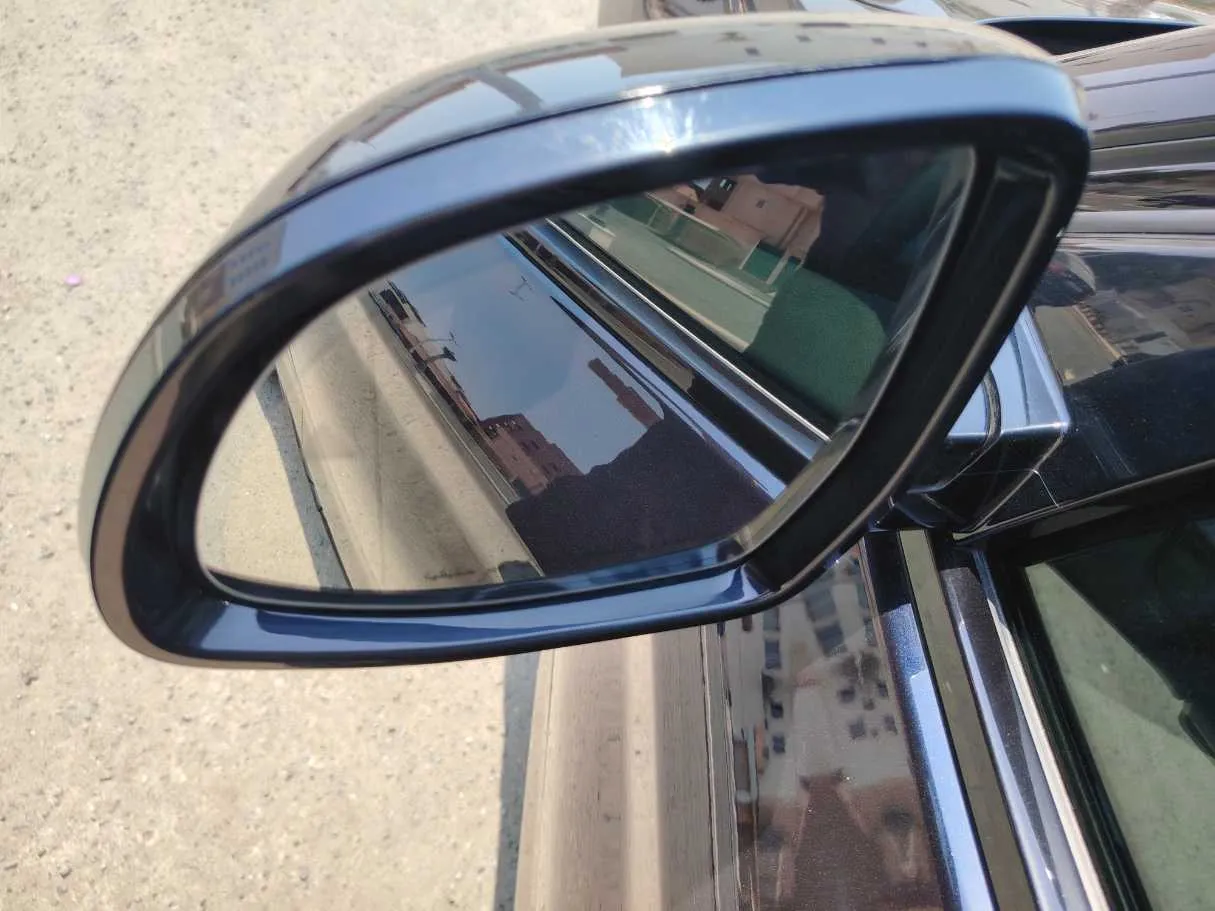 Car image 35
