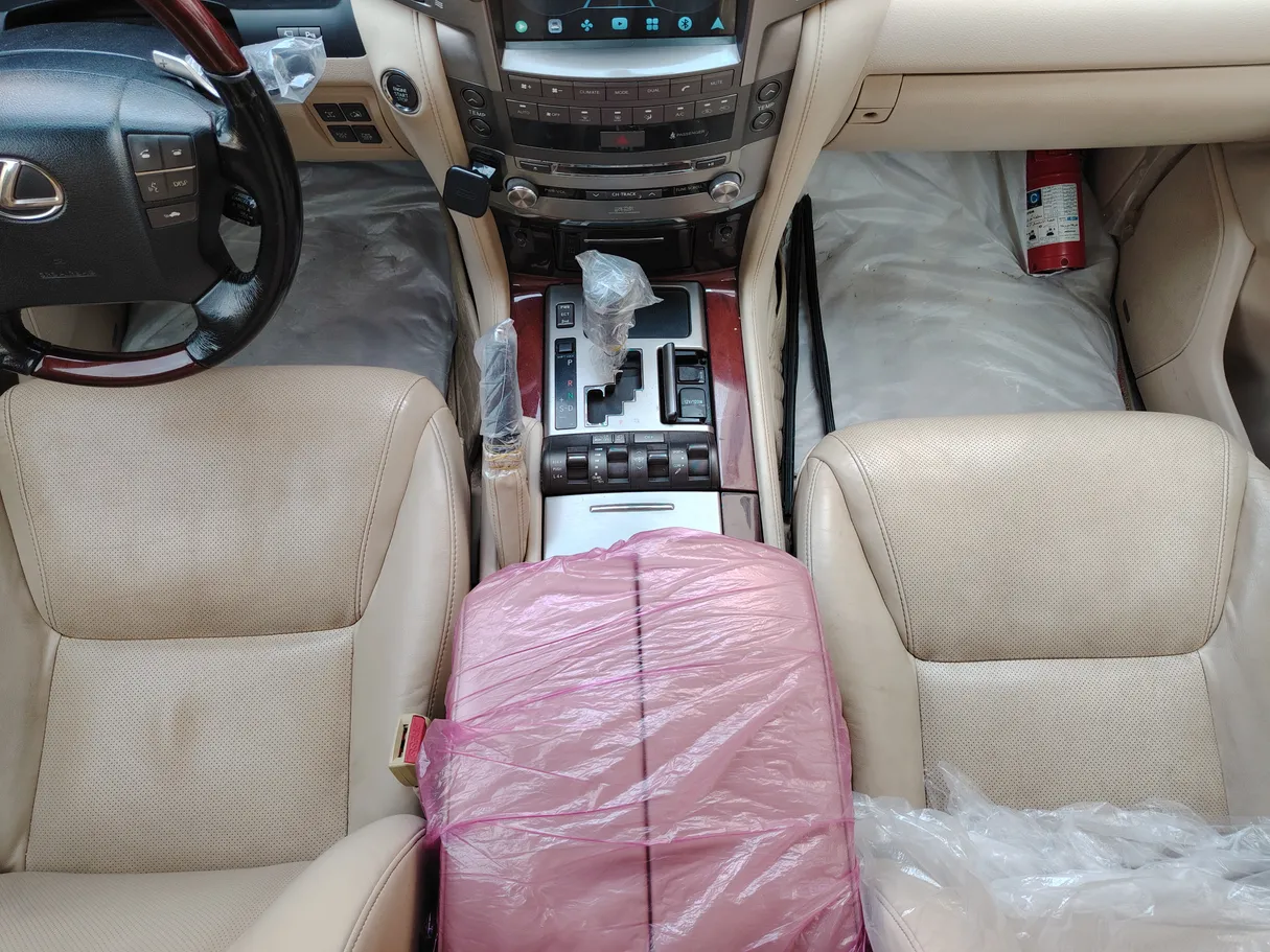Car image 22