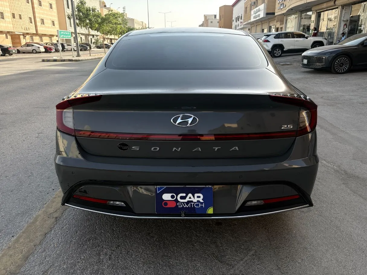 Car image 6