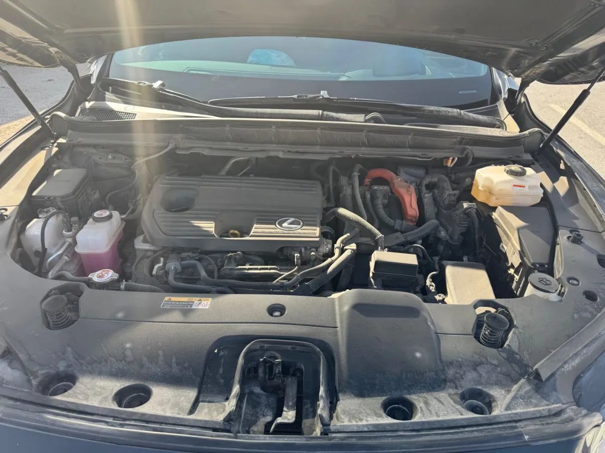Car image 26