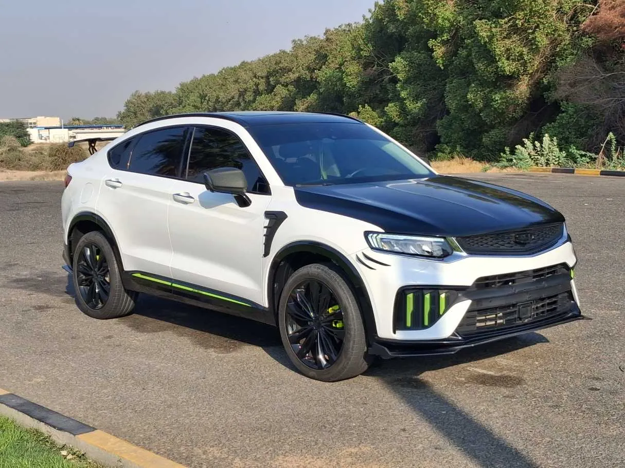 Car image 3