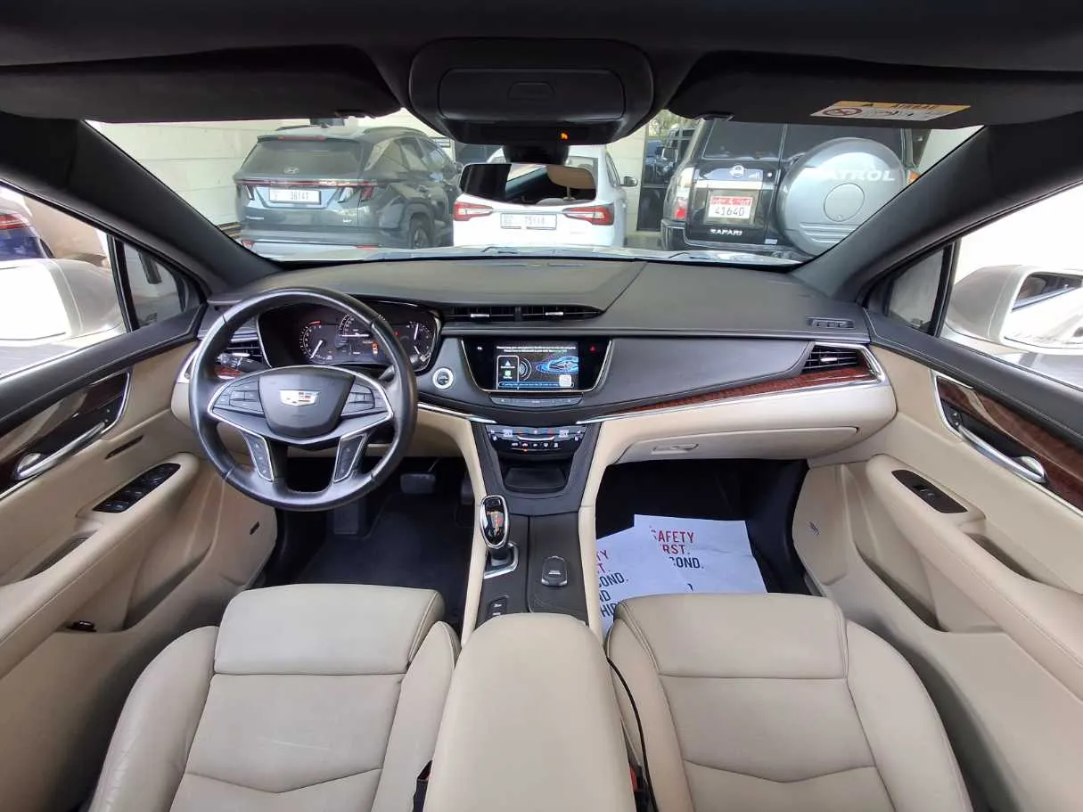 Car image 18