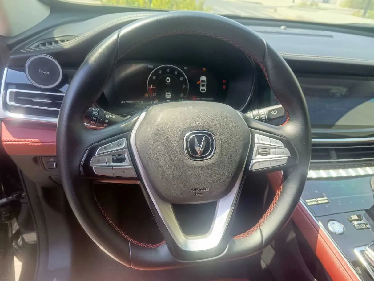 Car image 25