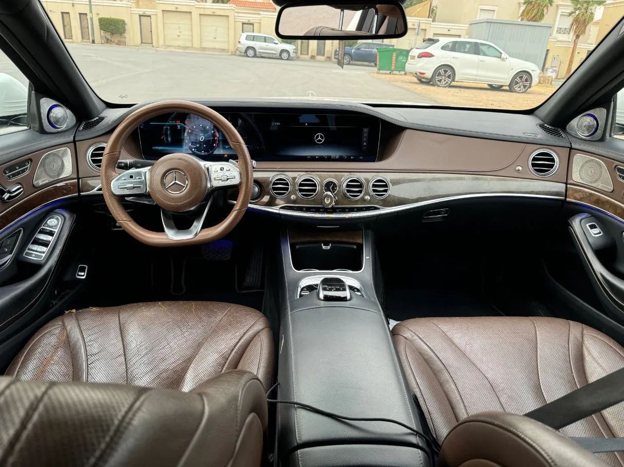 Car image 17
