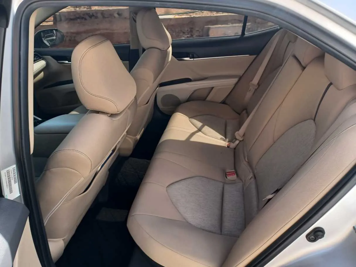 Car image 15