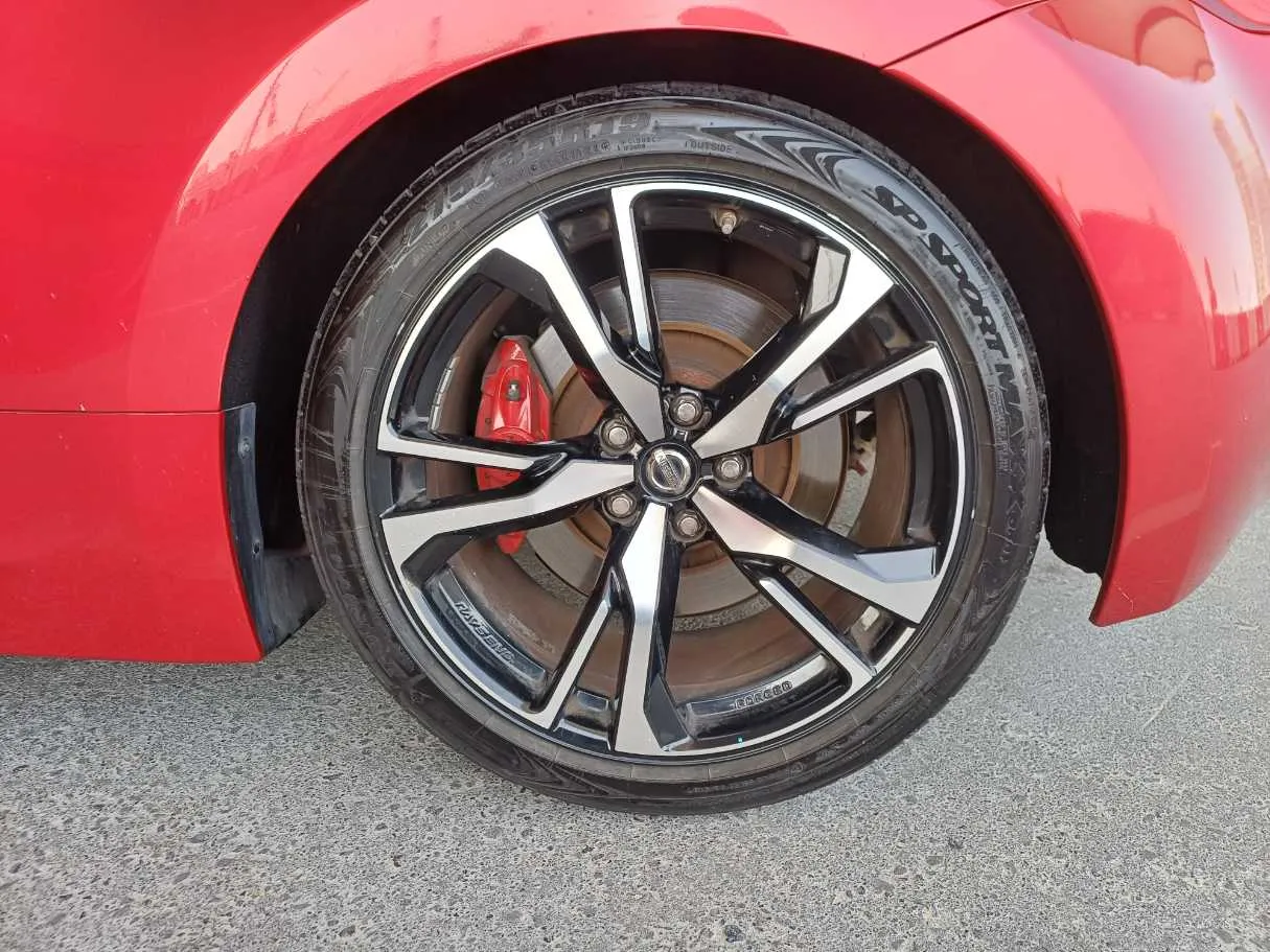 Car image 9