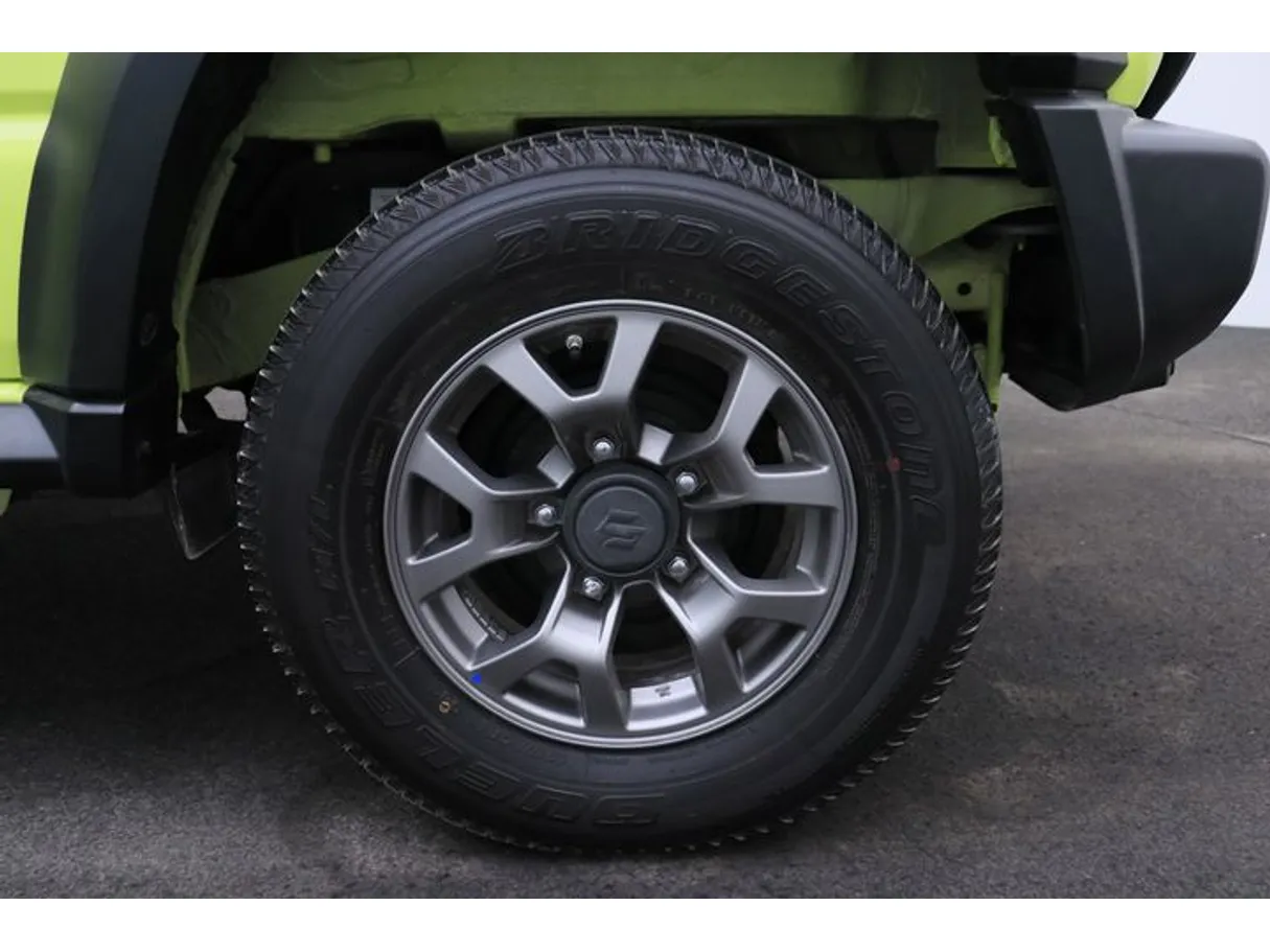 Car image 7