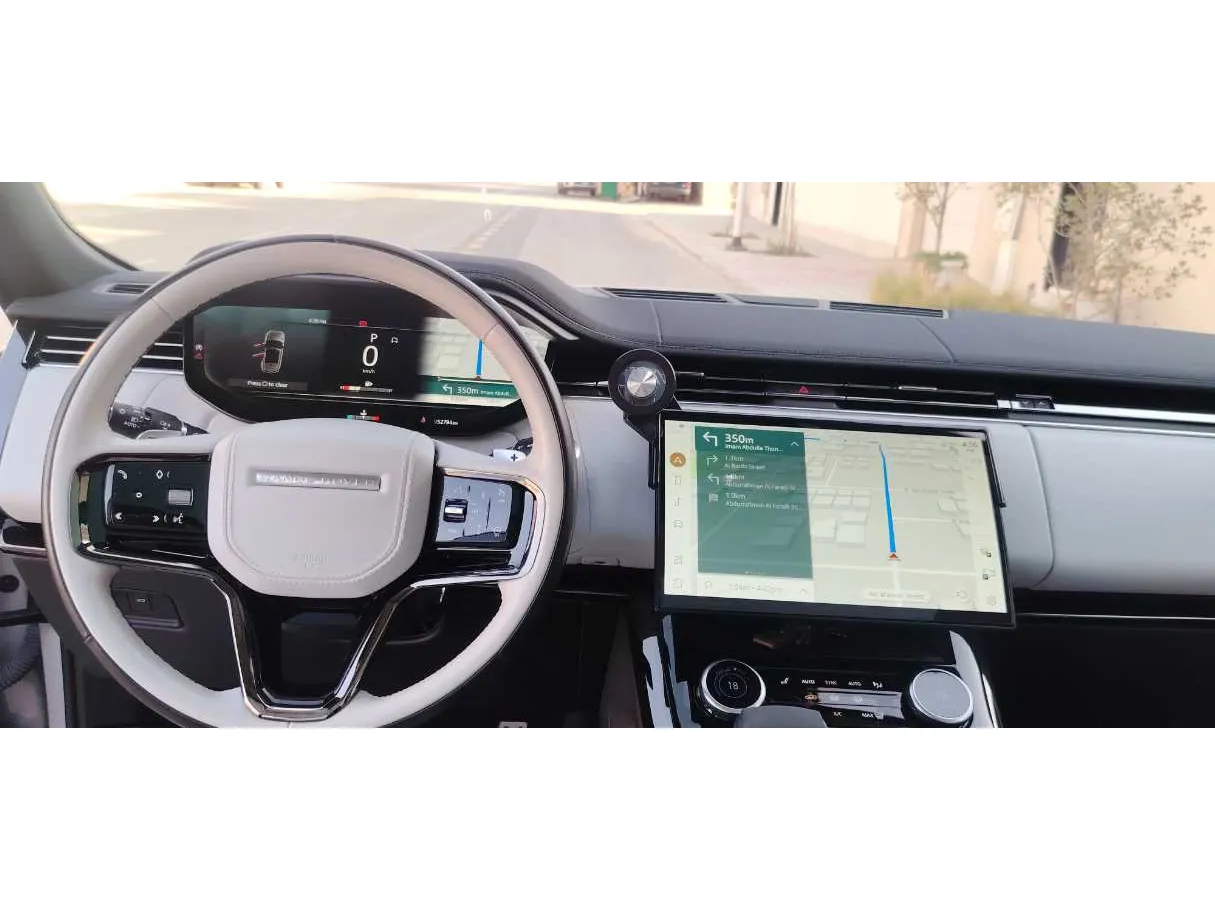 Car image 19