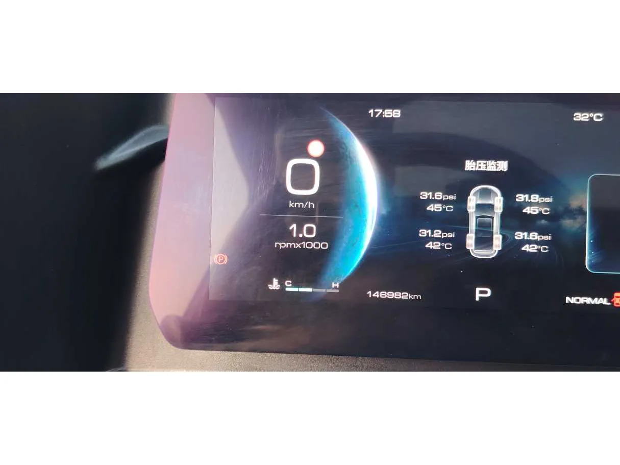 Car image 19