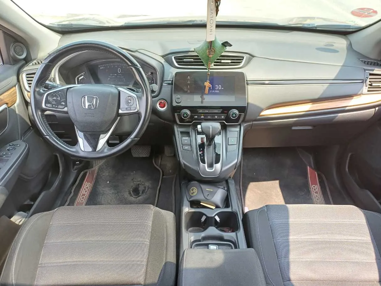 Car image 16
