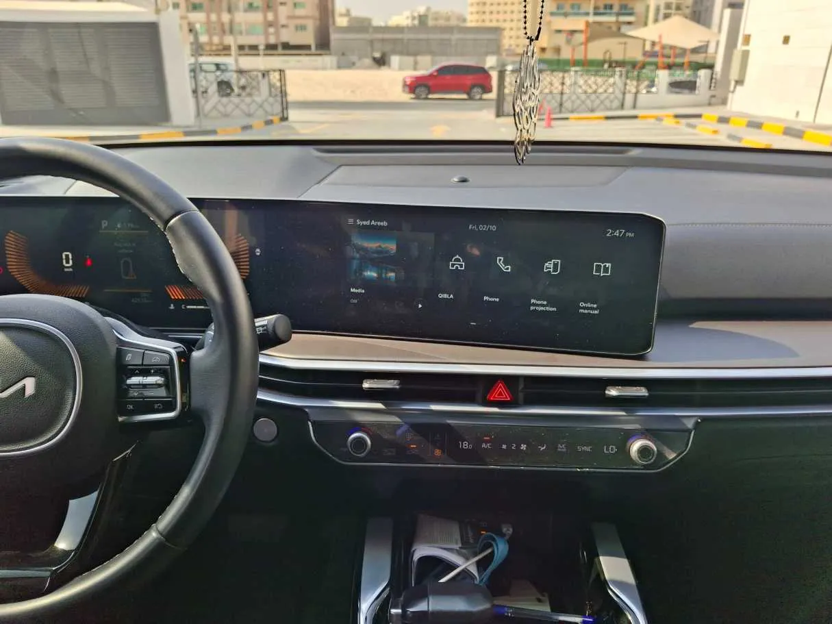 Car image 15