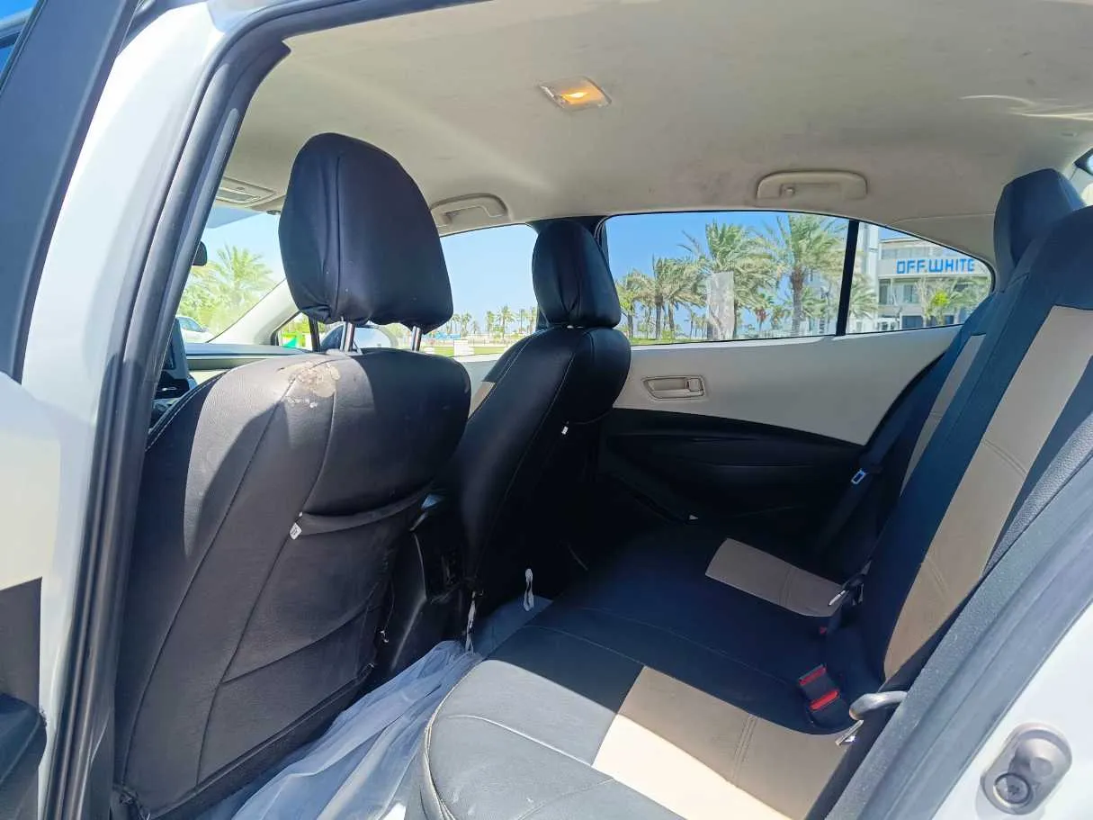 Car image 18
