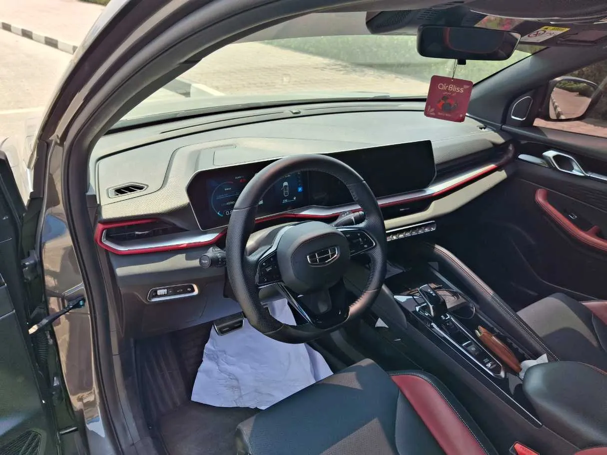 Car image 11