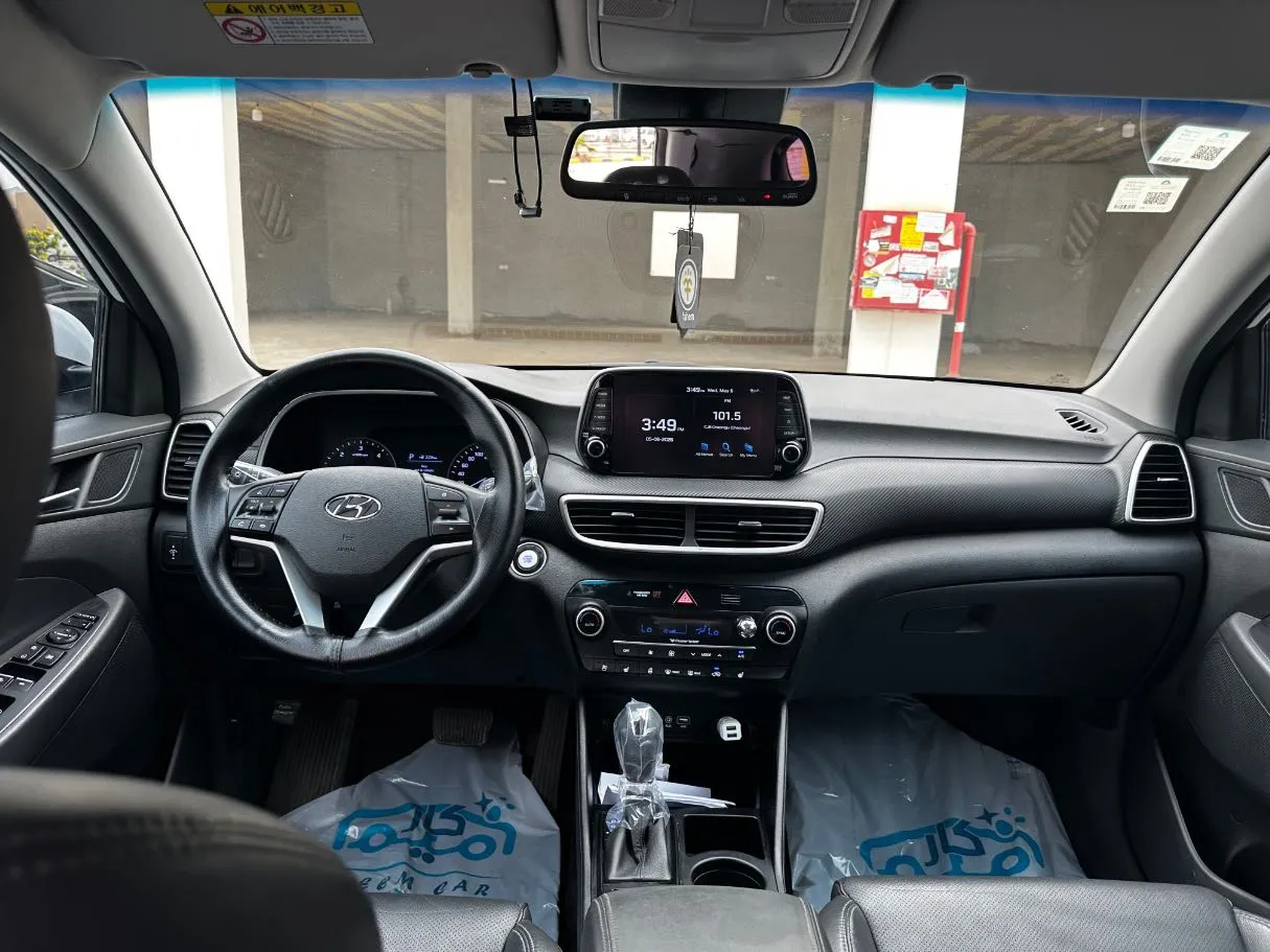 Car image 17