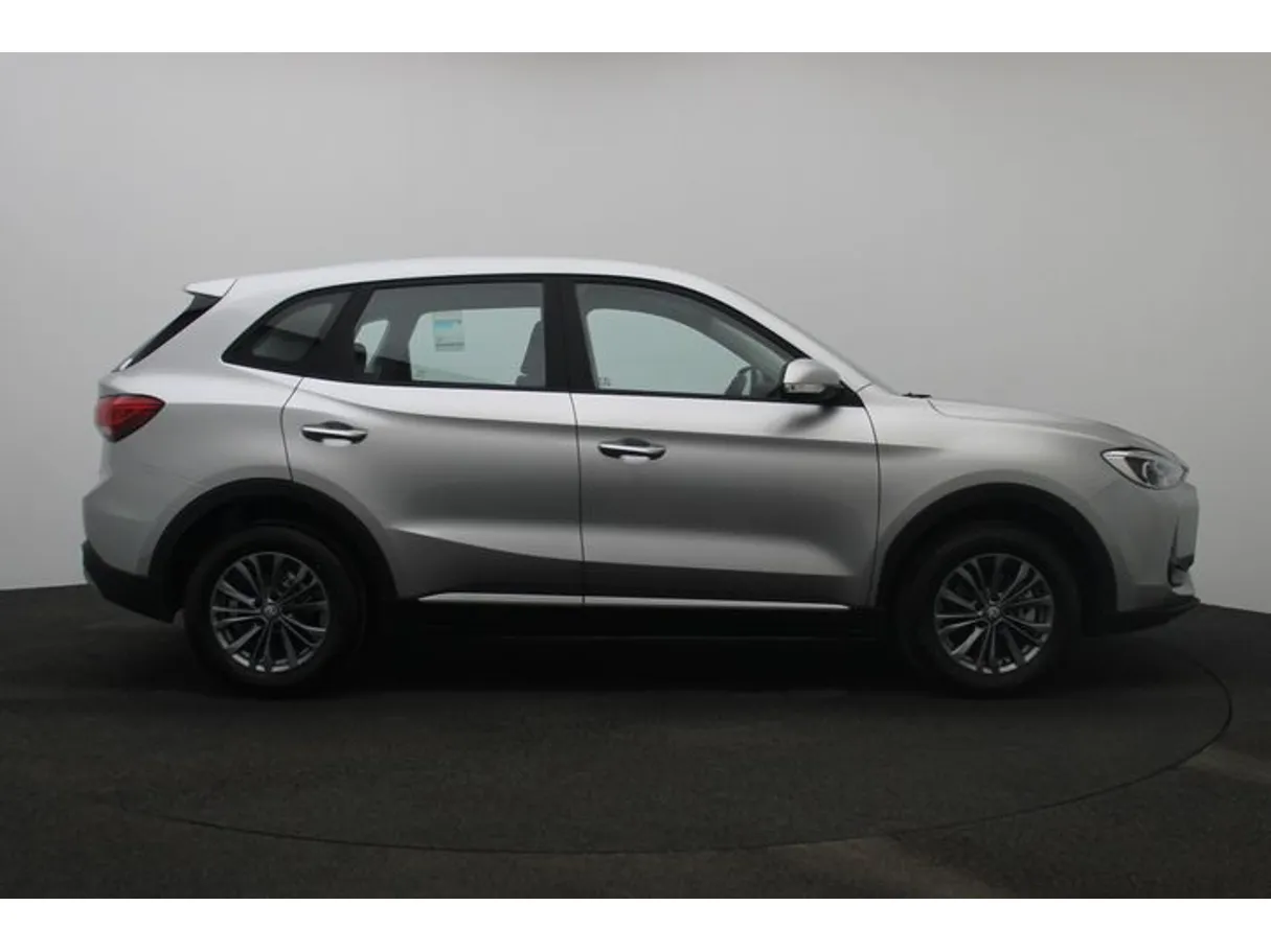 Car image 13