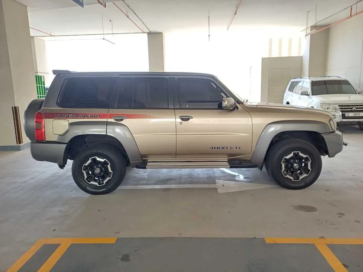 Car image 8