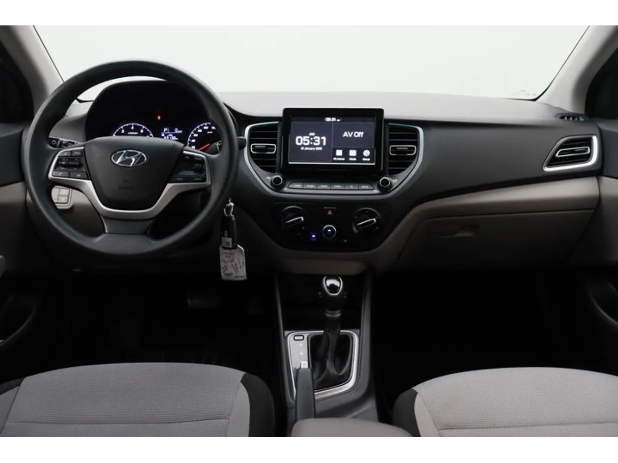 Car image 14