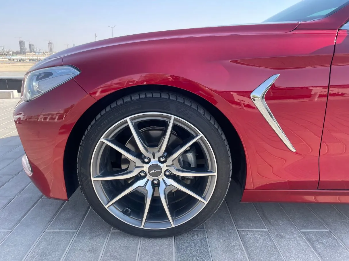 Car image 8
