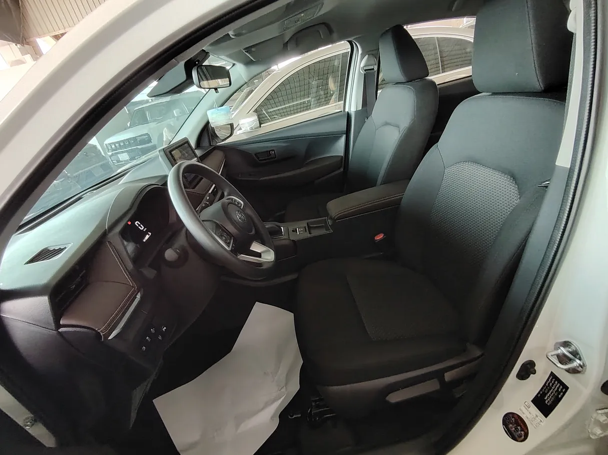 Car image 11