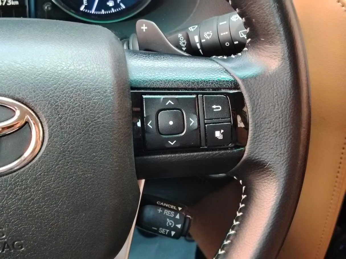 Car image 37