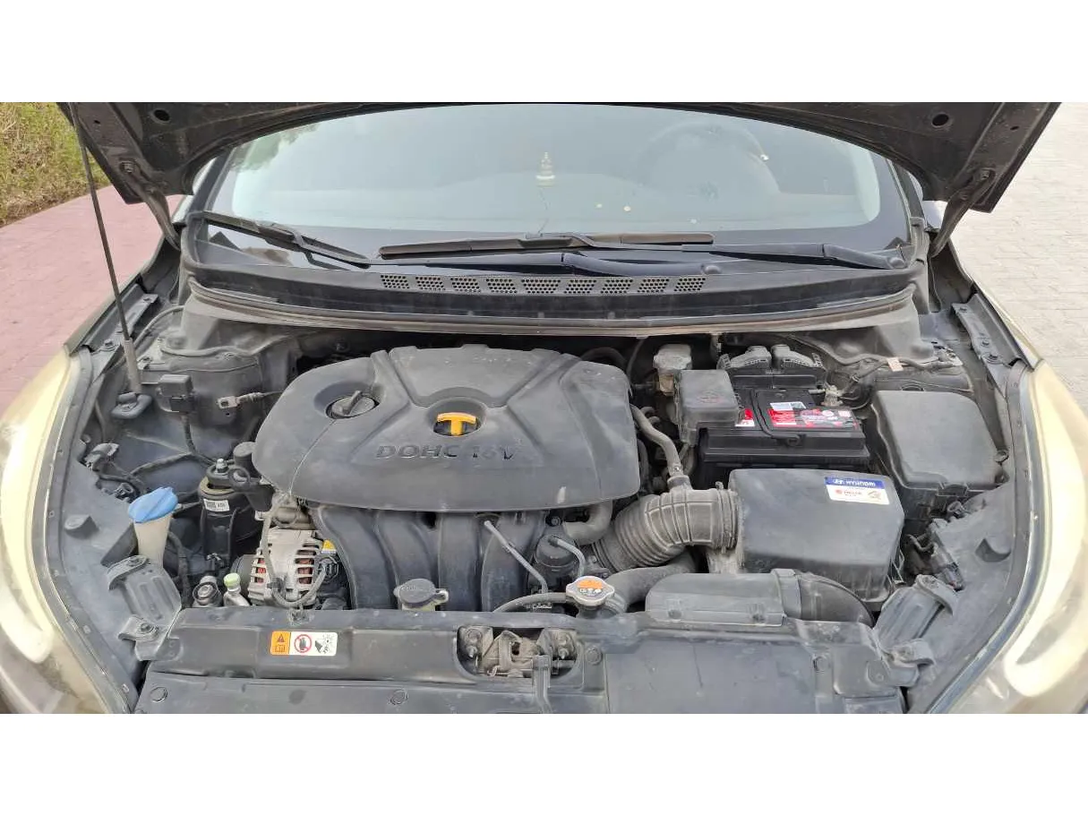 Car image 9