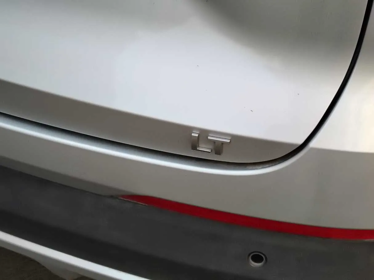 Car image 30