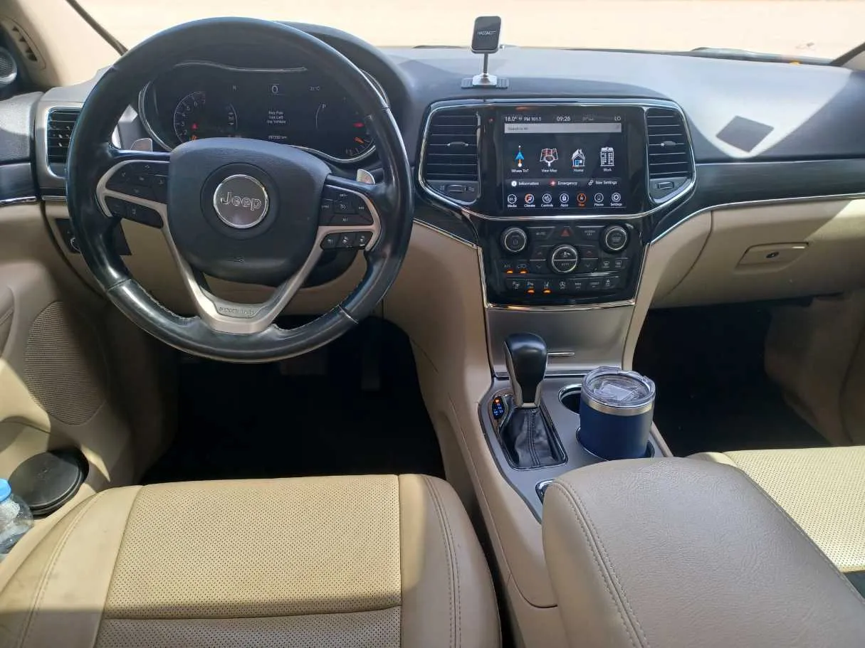 Car image 16