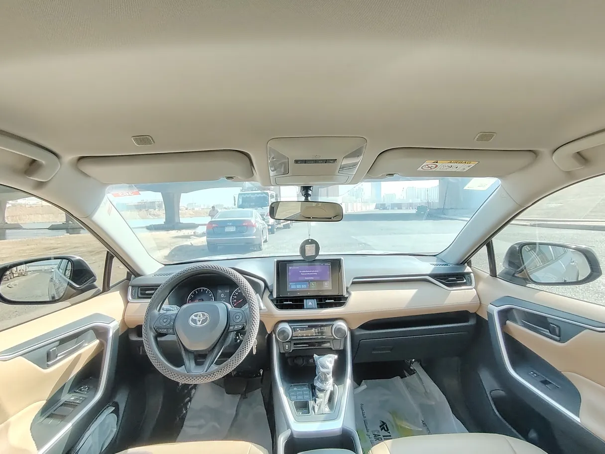 Car image 17