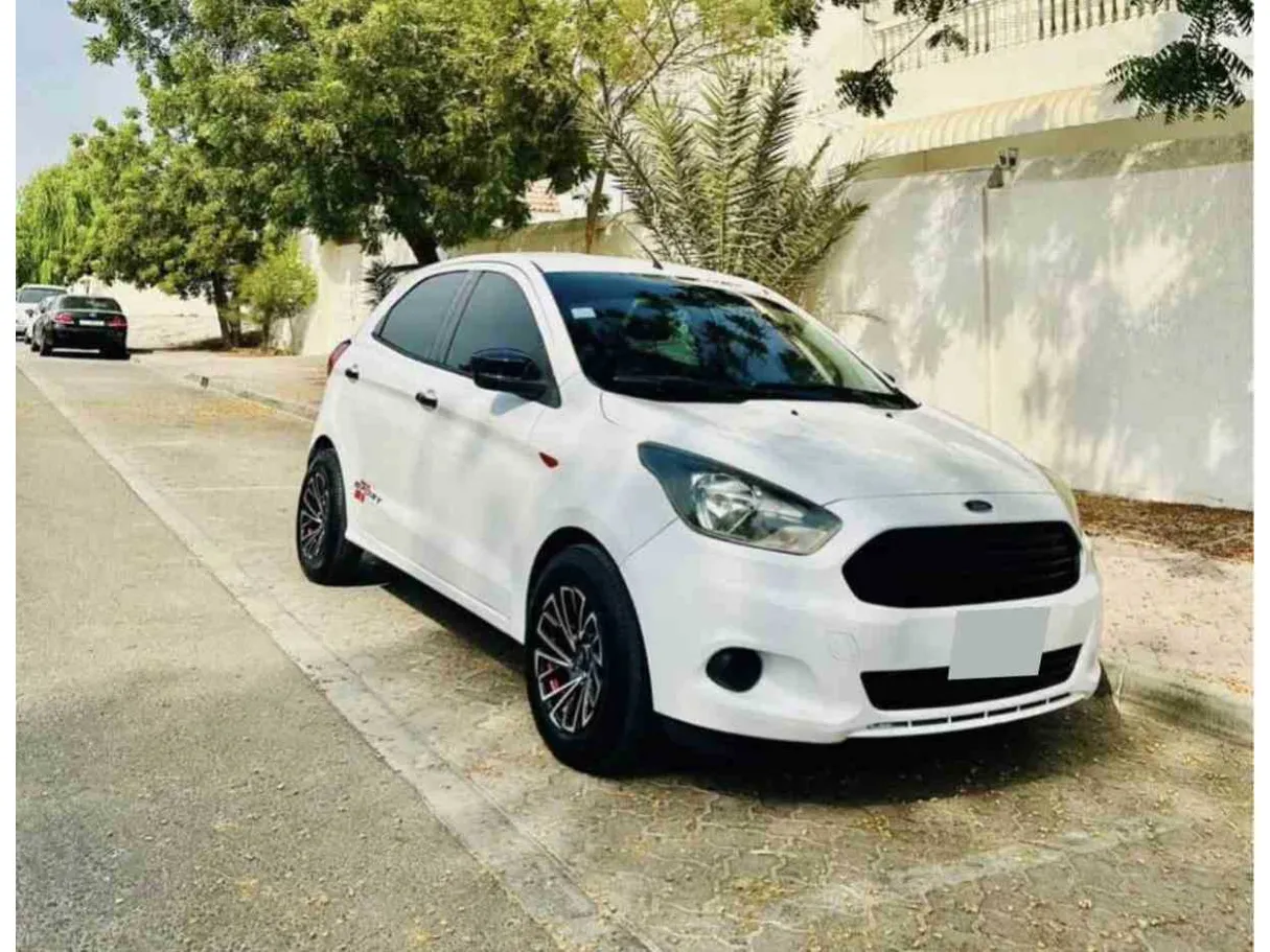 Car image 2