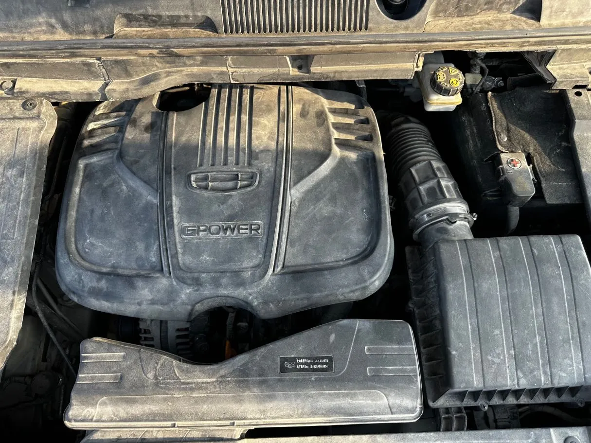 Car image 25