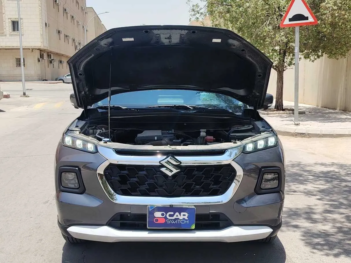 Car image 30