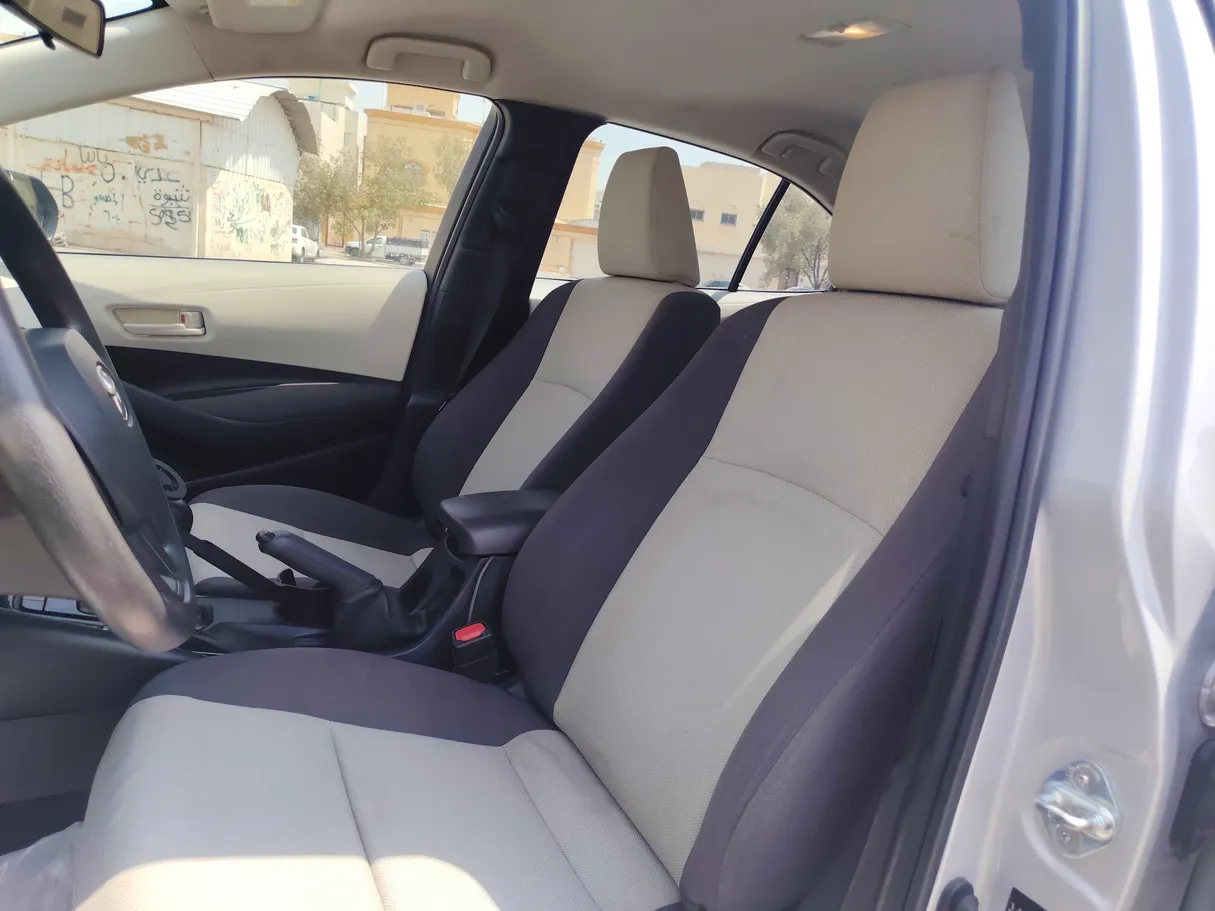 Car image 12