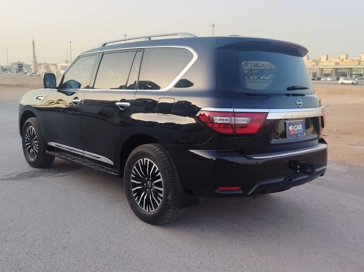Car image 8