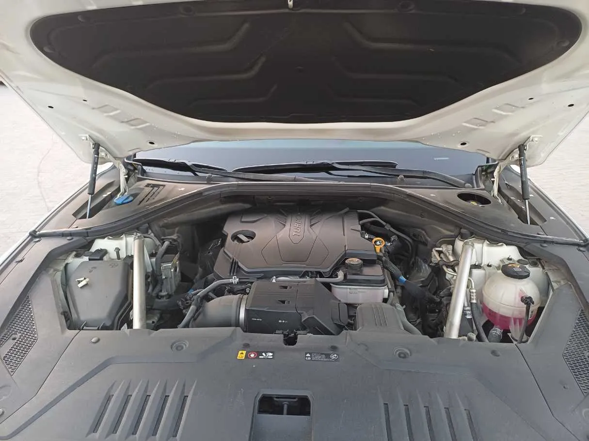 Car image 24