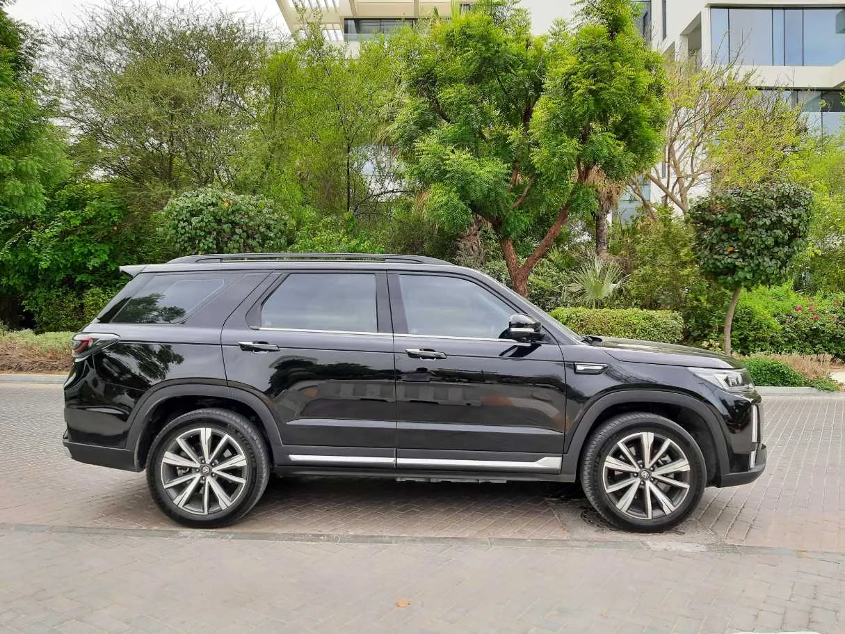 Car image 8