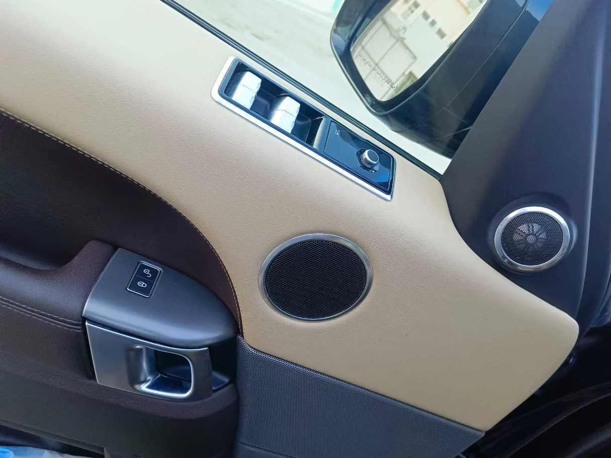 Car image 29