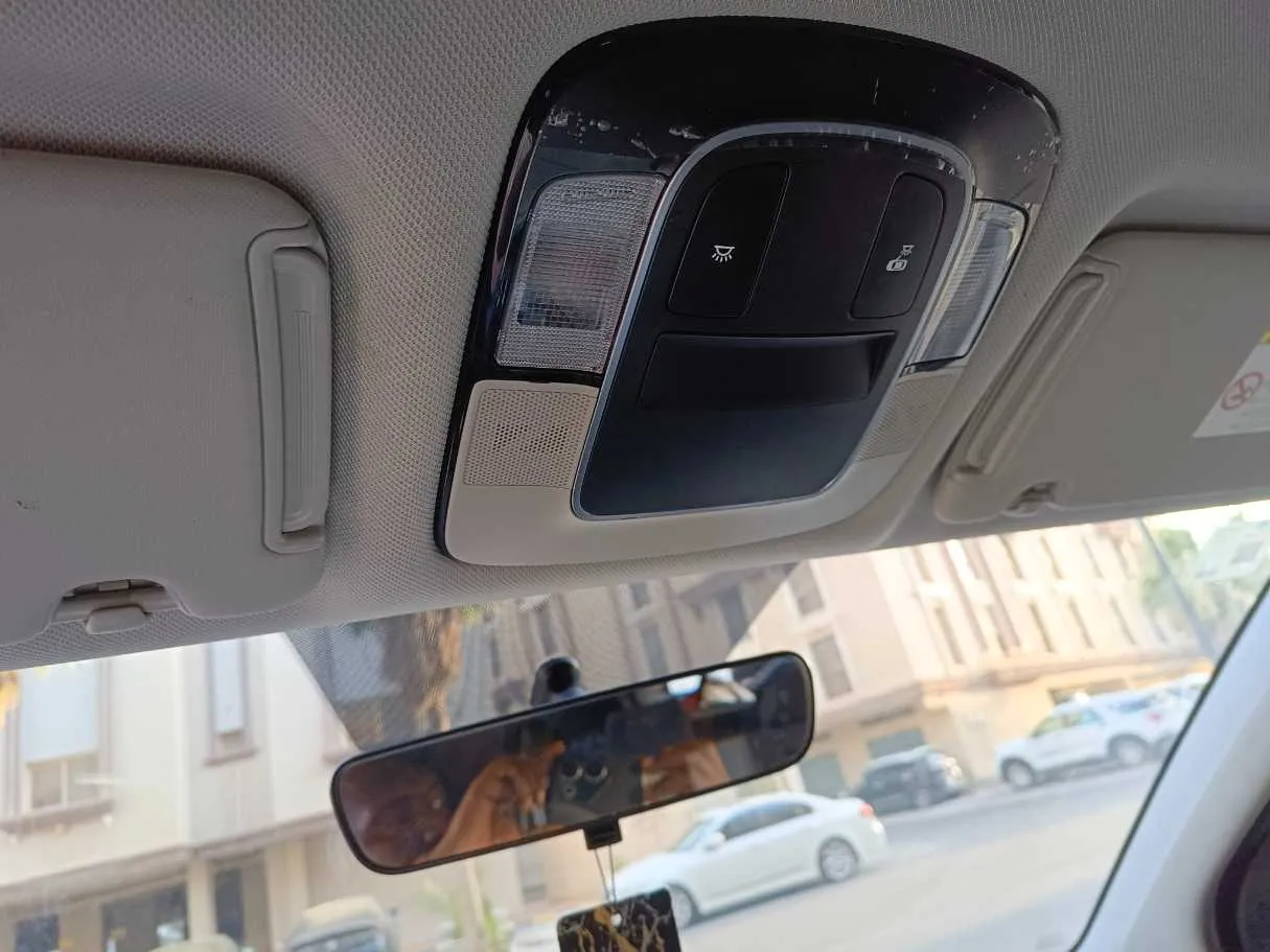 Car image 29