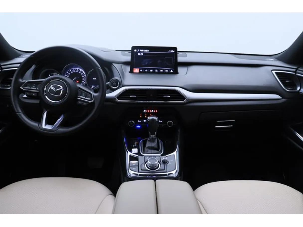 Car image 14