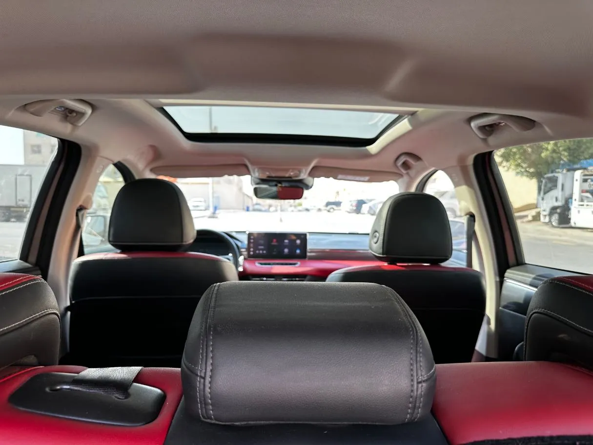 Car image 15