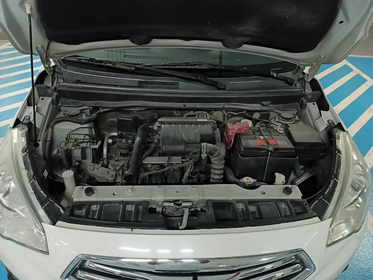 Car image 19