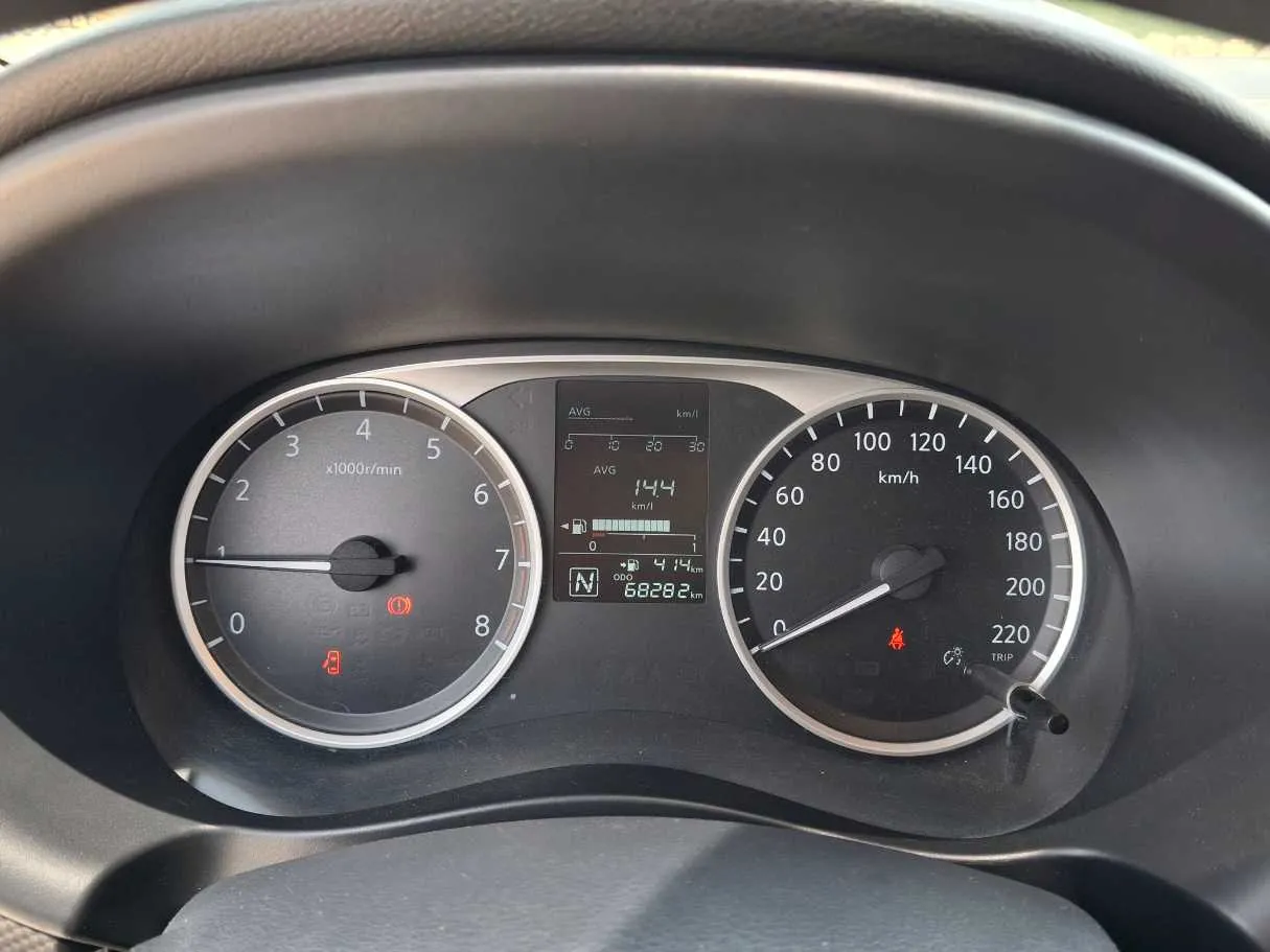 Car image 17