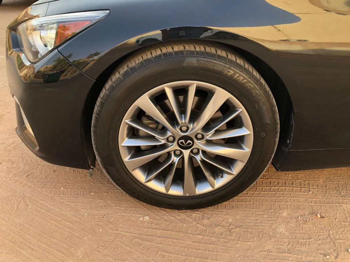 Car image 10